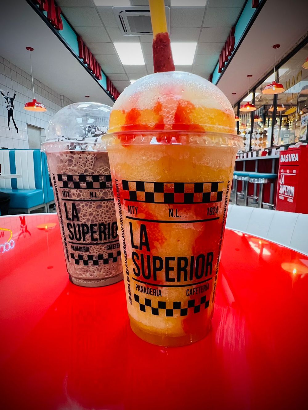 Frappé y malteada en vasos de La Superior
